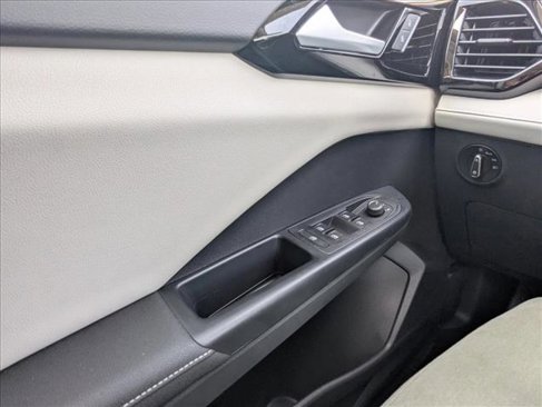 New 2025 Volkswagen Taos S image 10