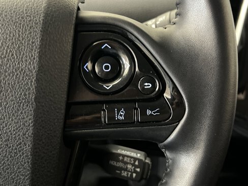Used 2020 Toyota Prius Prime XLE image 30