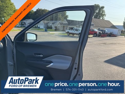 Used 2023 Nissan Kicks SR w/ SR Premium Package image 18