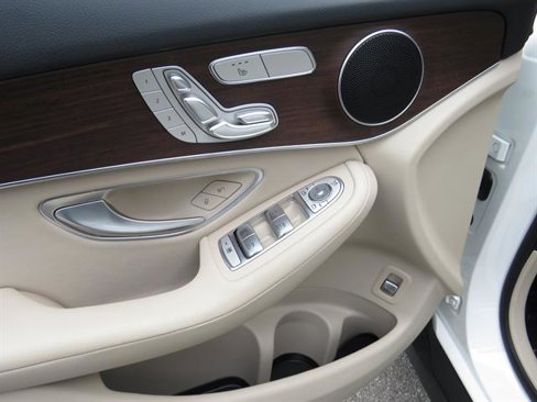 Certified 2022 Mercedes-Benz GLC 300 4MATIC image 9