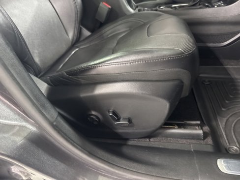 Used 2019 Jeep Cherokee Limited image 46