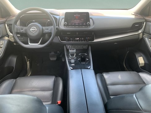 Used 2022 Nissan Rogue SV image 11
