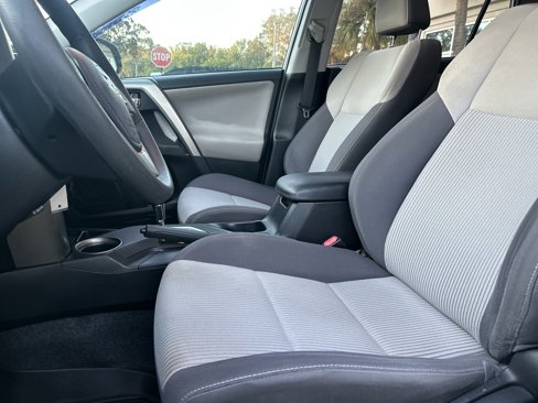 Used 2015 Toyota RAV4 XLE image 10