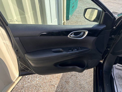 Used 2016 Nissan Sentra SV image 9