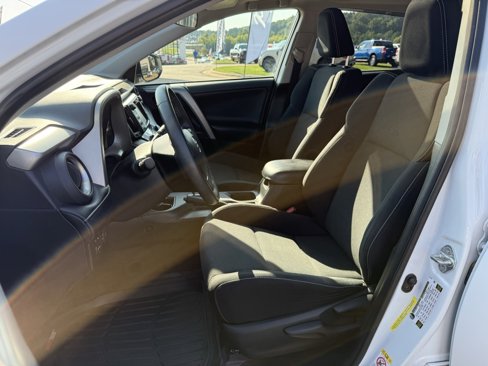 Used 2018 Toyota RAV4 XLE image 13