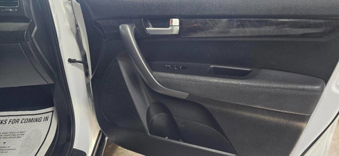 Used 2014 Kia Sorento LX image 13
