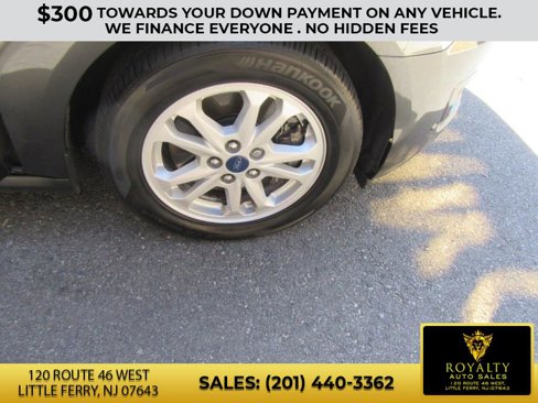 Used 2020 Ford Transit Connect XLT image 17