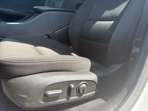 Used 2024 Chevrolet Malibu LT image 17