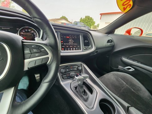 Used 2016 Dodge Challenger R/T Scat Pack w/ Leather Interior Group image 25