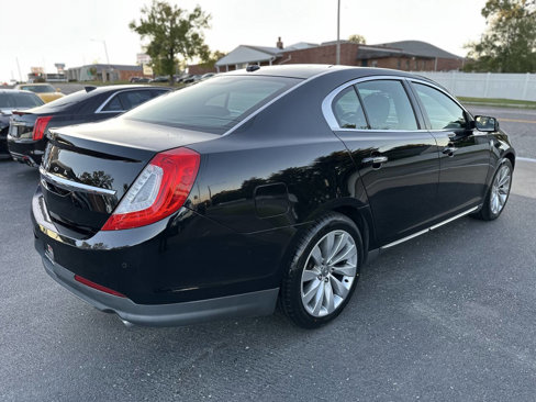 Used 2016 Lincoln MKS image 7