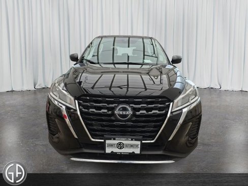 Used 2023 Nissan Kicks S image 2