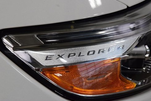 Used 2021 Ford Explorer XLT w/ Equipment Group 202A image 16