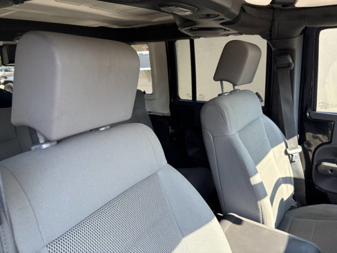Used 2008 Jeep Wrangler Unlimited Rubicon w/ PWR Convenience Group image 29