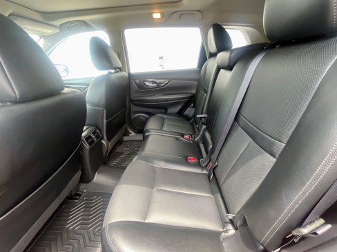 Used 2017 Nissan Rogue SL w/ SL Premium Package image 8