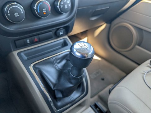 Used 2014 Jeep Patriot Sport image 17