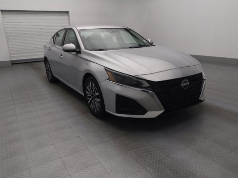 Used 2023 Nissan Altima 2.5 SV image 13