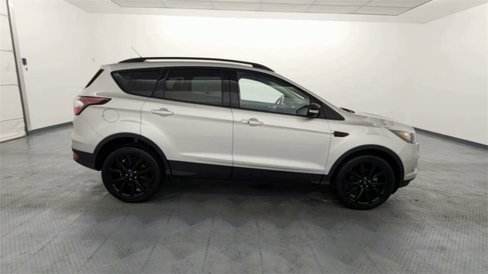 Used 2017 Ford Escape Titanium image 9