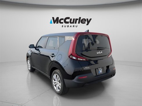 Used 2022 Kia Soul LX image 3