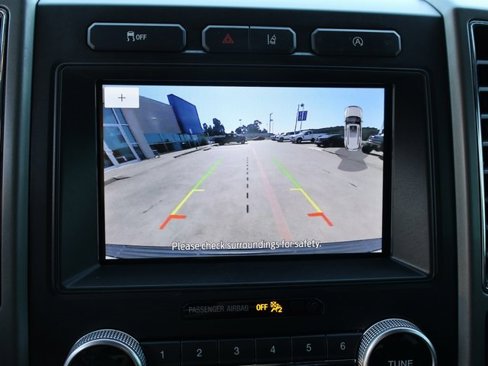 Used 2021 Ford Expedition XLT image 28