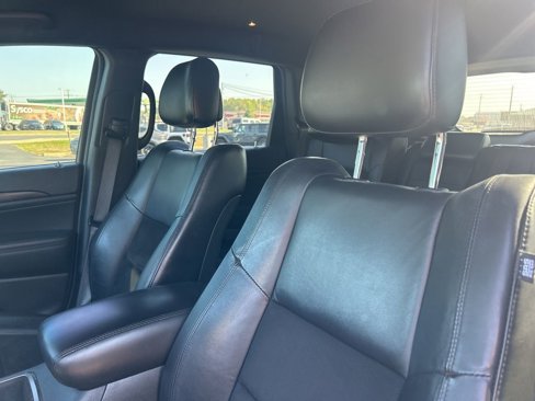 Used 2021 Jeep Grand Cherokee Laredo X image 8