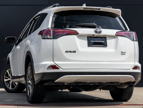 Used 2018 Toyota RAV4 XLE image 6