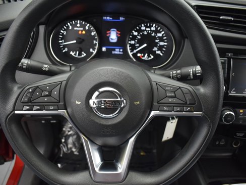 Used 2019 Nissan Rogue Sport S image 16