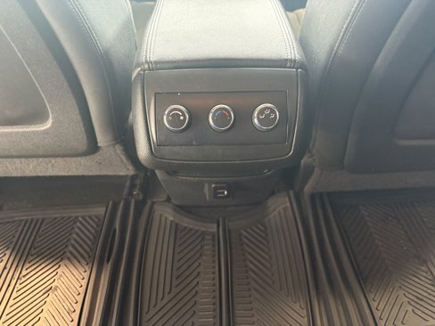 Used 2017 Chevrolet Traverse LT image 23