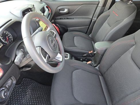 Used 2023 Jeep Renegade Trailhawk image 15