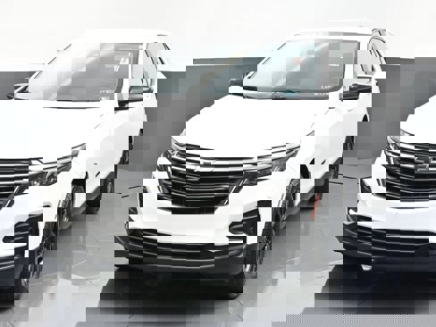 Certified 2024 Chevrolet Equinox LS w/ LS Convenience Package image 3