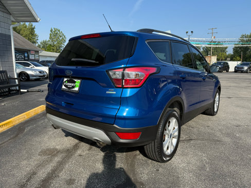 Used 2017 Ford Escape SE image 3