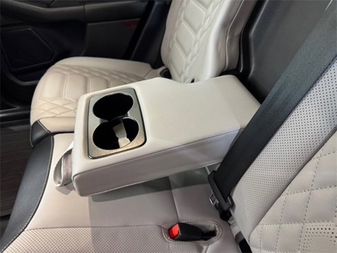 Used 2023 Ford Escape SE w/ PHEV Premium Package image 19