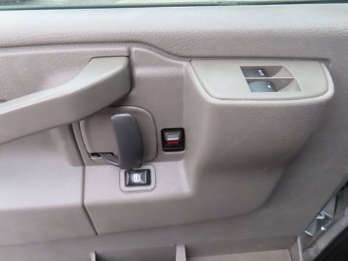Used 2017 Chevrolet Express 2500 image 22
