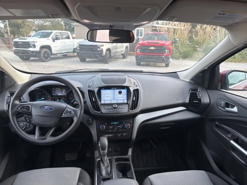 Used 2019 Ford Escape SE image 18