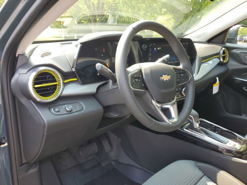 New 2025 Chevrolet Trax LT w/ LT Convenience Package image 14