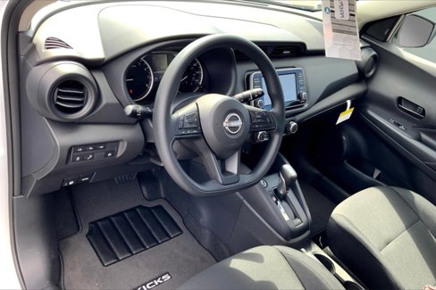 New 2025 Nissan Kicks Play S image 7