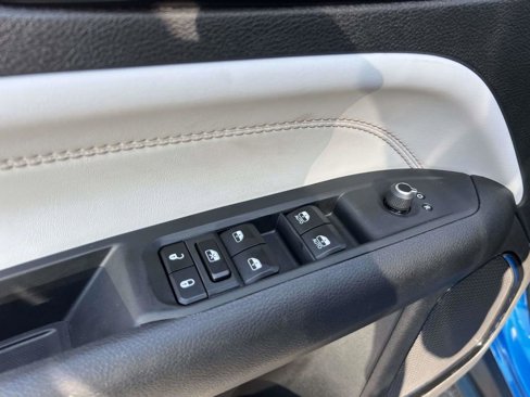 Used 2024 Jeep Compass Limited image 16