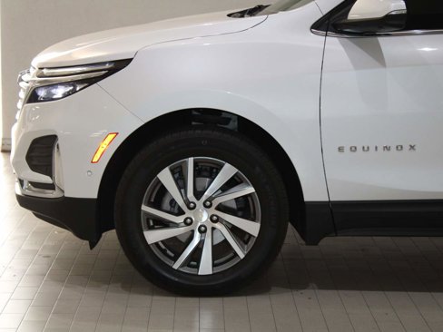 Used 2023 Chevrolet Equinox Premier image 4