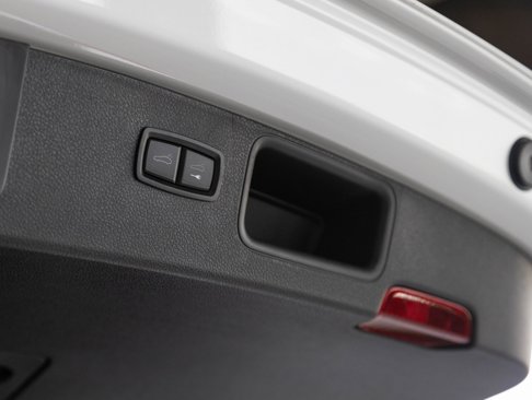 Used 2024 Porsche Macan image 31