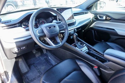 Used 2023 Jeep Compass Limited image 12