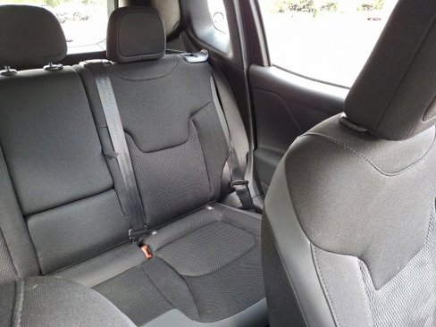 Used 2019 Jeep Renegade Altitude w/ Quick Order Package 2XM image 20