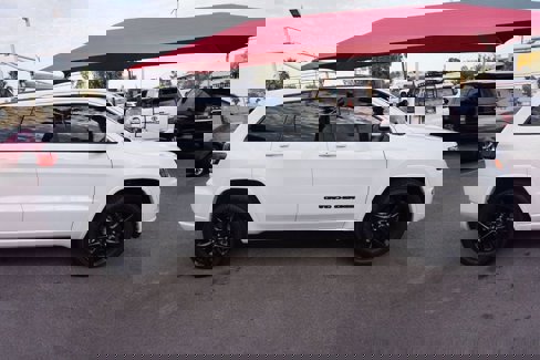 Used 2020 Jeep Grand Cherokee Altitude image 5