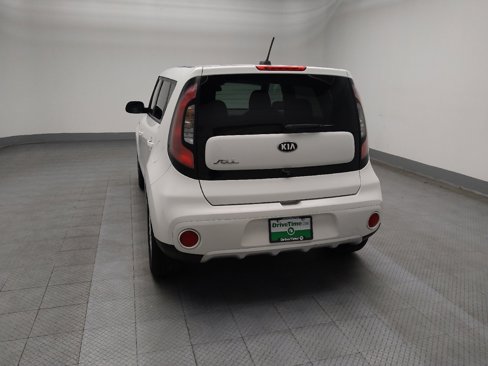 Used 2018 Kia Soul + image 5
