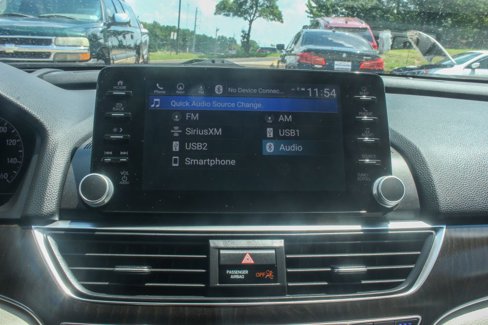 Used 2018 Honda Accord Touring image 13