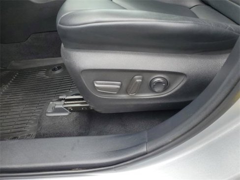 Used 2021 Toyota Highlander XLE image 20
