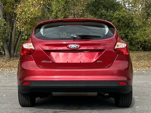 Used 2012 Ford Focus SEL w/ SEL/Titanium Winter Pkg image 9