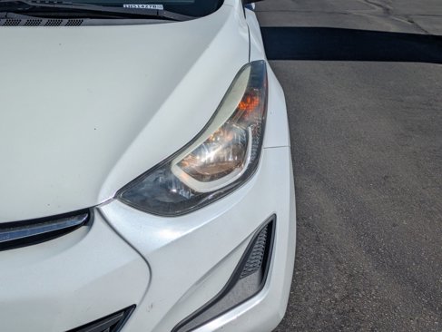 Used 2015 Hyundai Elantra SE image 12