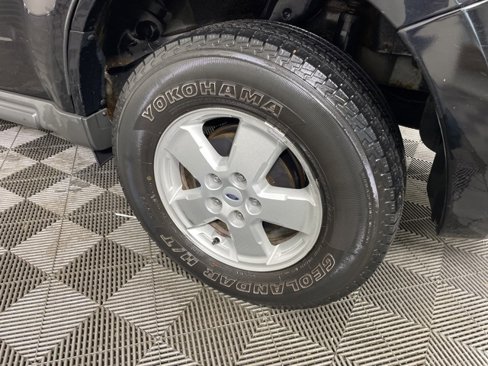Used 2010 Ford Escape XLT image 8
