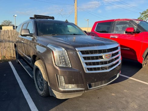 Used 2016 Cadillac Escalade ESV Premium image 4