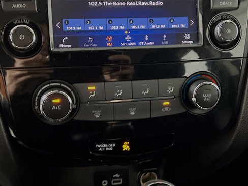 Used 2020 Nissan Rogue Sport S image 26