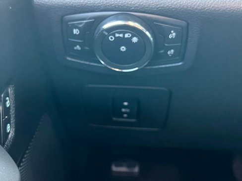 Used 2017 Ford F150 XLT w/ Equipment Group 302A Luxury image 35